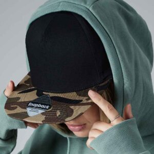 Beechfield Camo Snapback Cap | Jungle Camo/Black
