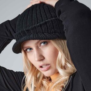 Beechfield Peaked Beanie | Black