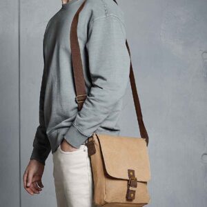 Quadra Vintage Canvas iPad®/Tablet Reporter | Sahara